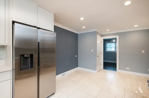 17903 Park Avenue Lansing IL 60438
