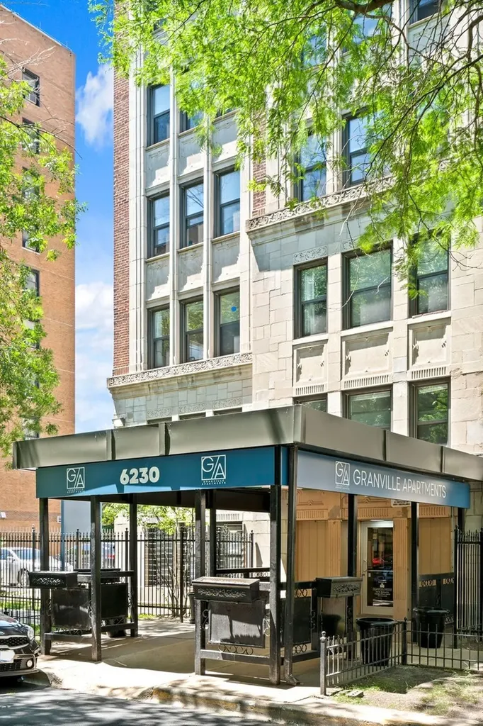 6230 North Kenmore Avenue Chicago IL 60660