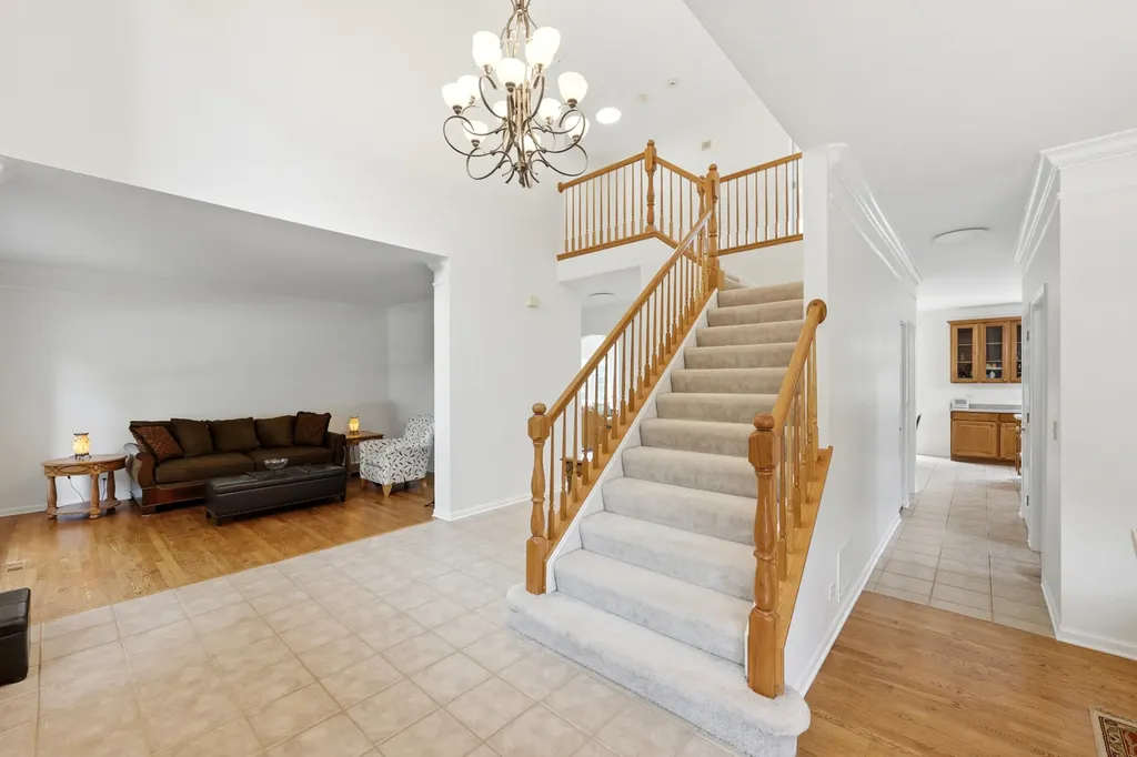 524 Camargo Club Drive Lake In The Hills IL 60156