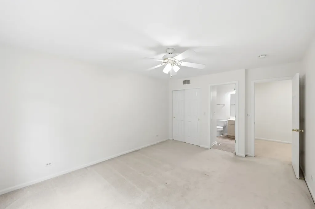 524 Camargo Club Drive Lake In The Hills IL 60156