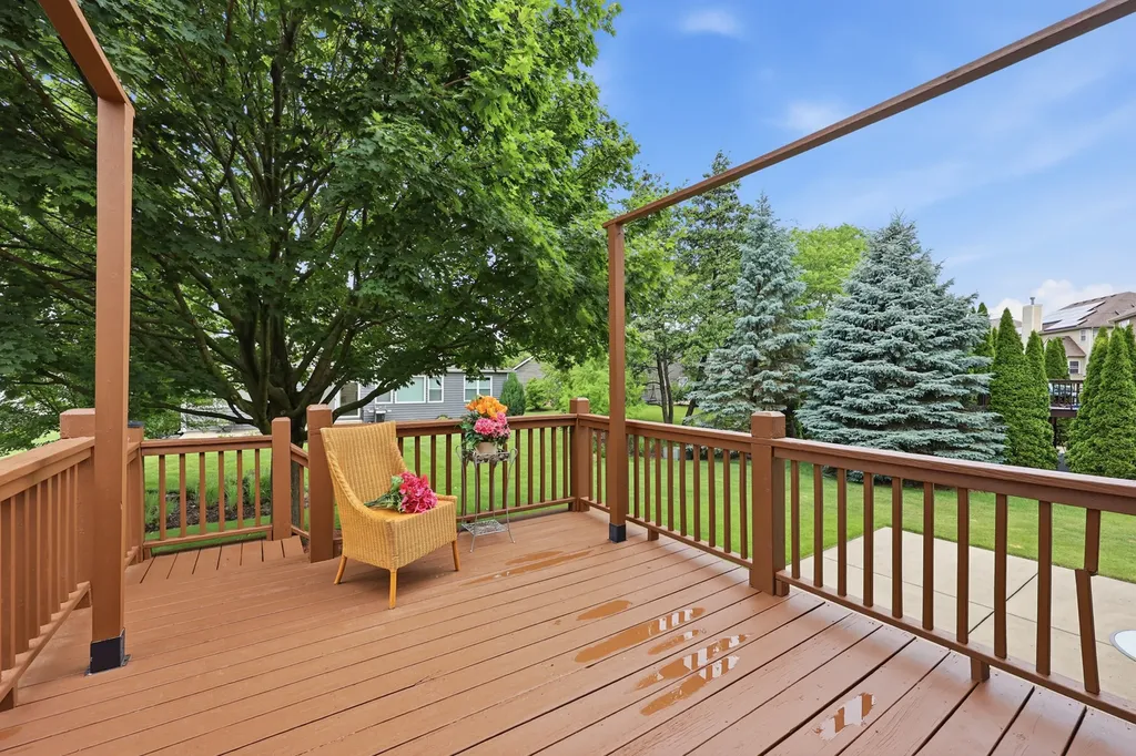 524 Camargo Club Drive Lake In The Hills IL 60156