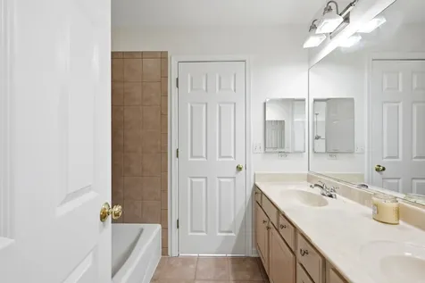 524 Camargo Club Drive Lake In The Hills IL 60156