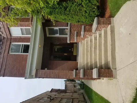 5226 West Hutchinson Street Chicago IL 60641