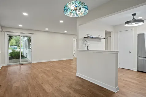 251 Appletree Court Buffalo Grove IL 60089