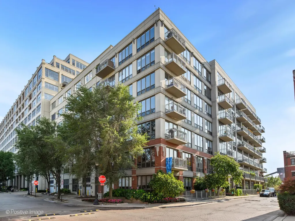 1000 North Kingsbury Street Chicago IL 60610