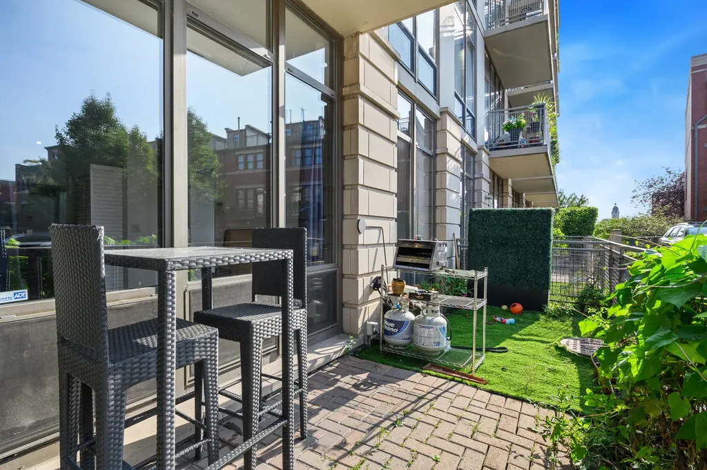 1000 North Kingsbury Street Chicago IL 60610