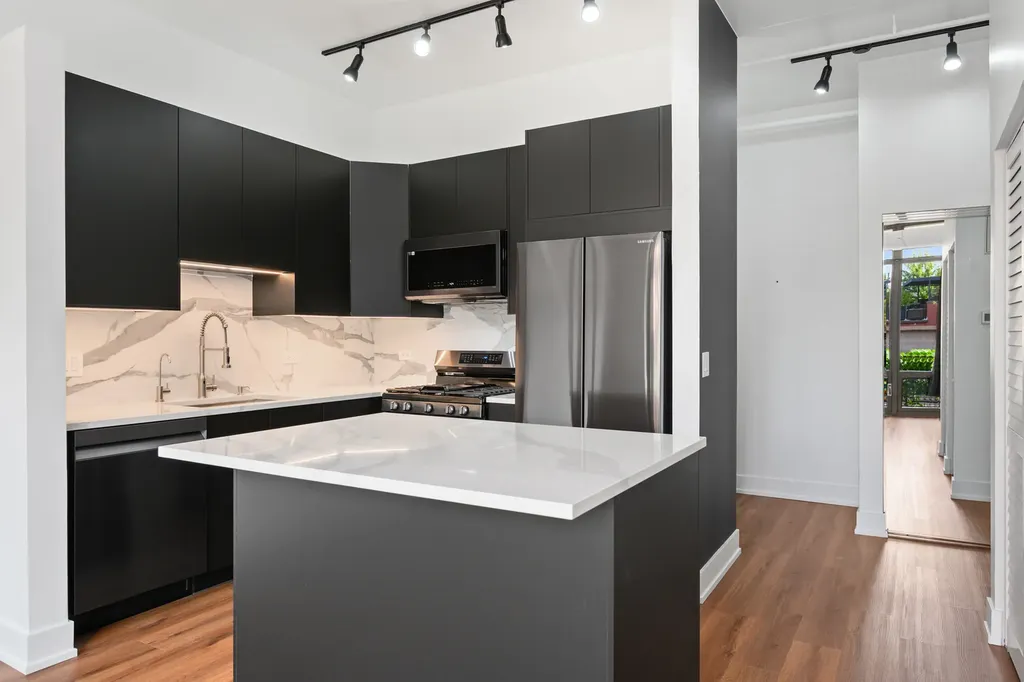 1000 North Kingsbury Street Chicago IL 60610