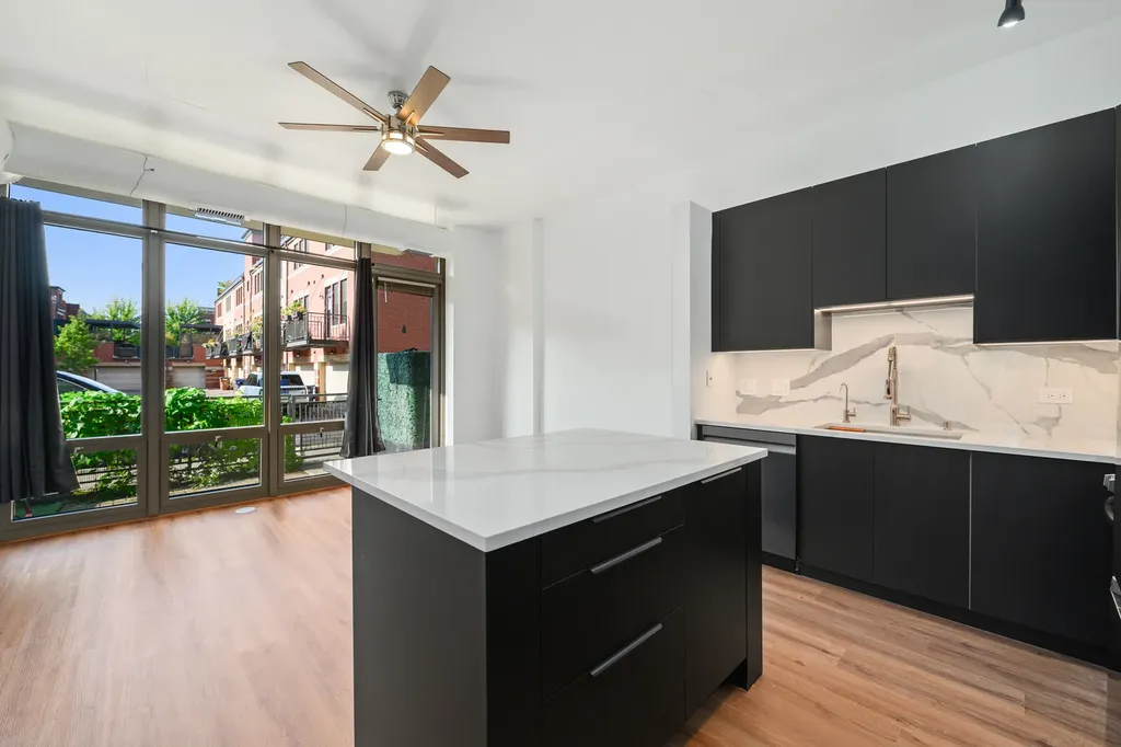 1000 North Kingsbury Street Chicago IL 60610