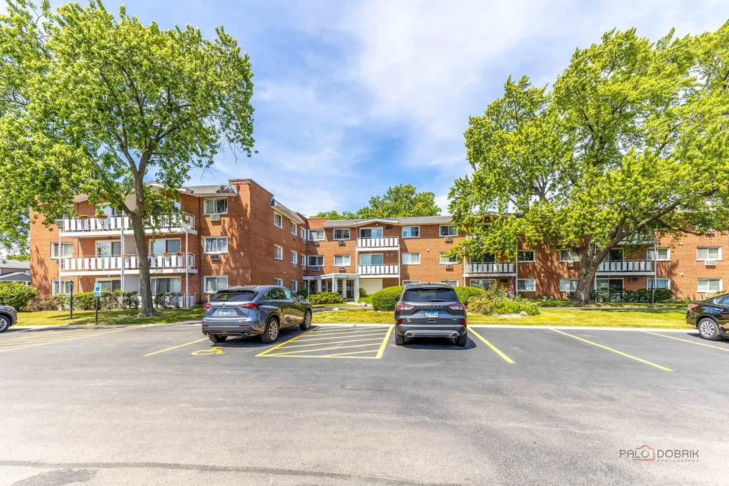 25 East Palatine Road Arlington Heights IL 60004