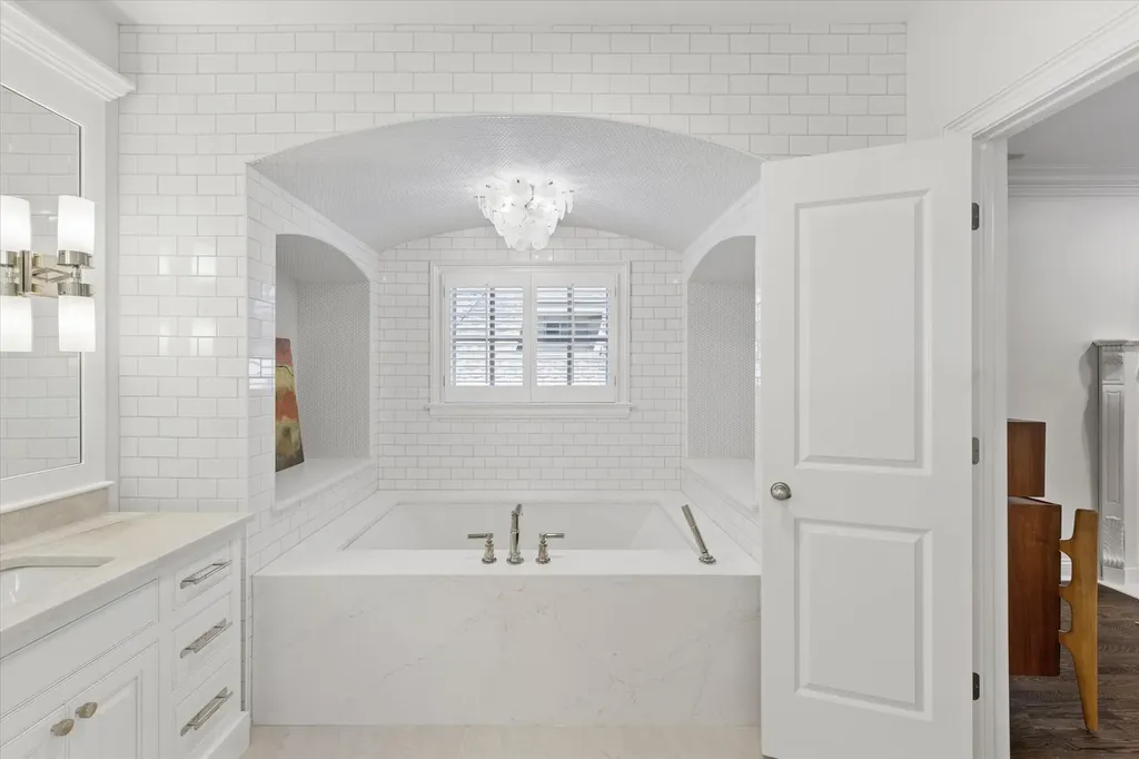 690 Wingate Road Glen Ellyn IL 60137