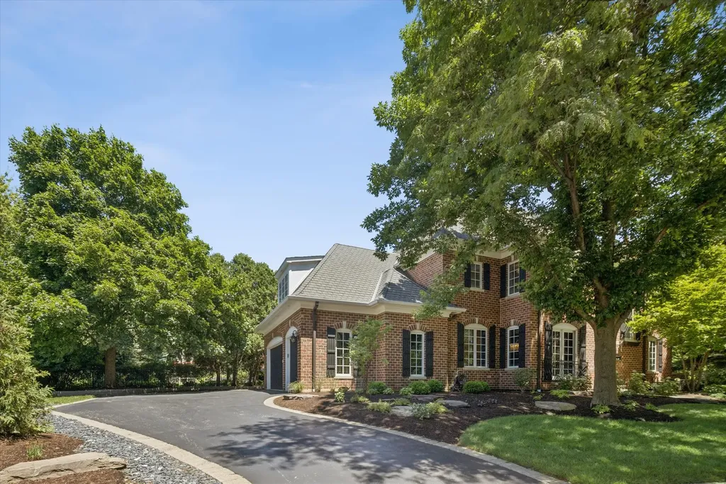690 Wingate Road Glen Ellyn IL 60137