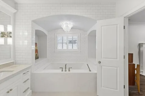 690 Wingate Road Glen Ellyn IL 60137