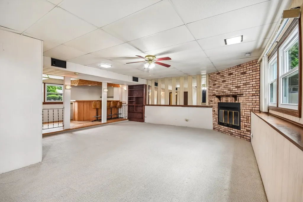 410 Flint Trail Carol Stream IL 60188