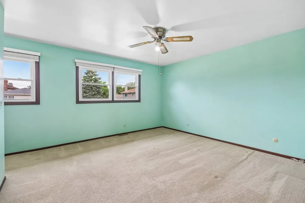 410 Flint Trail Carol Stream IL 60188