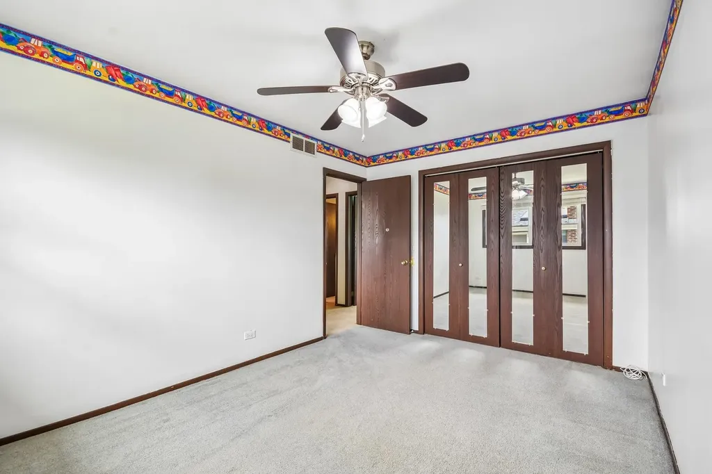 410 Flint Trail Carol Stream IL 60188