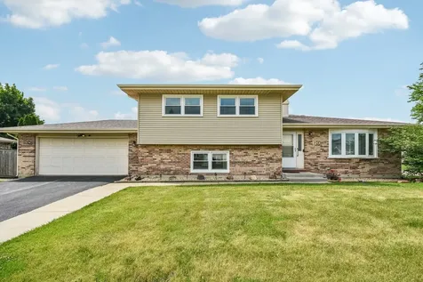 410 Flint Trail Carol Stream IL 60188