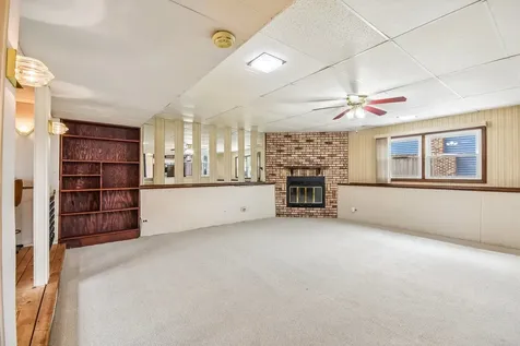 410 Flint Trail Carol Stream IL 60188