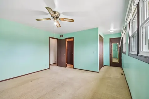 410 Flint Trail Carol Stream IL 60188