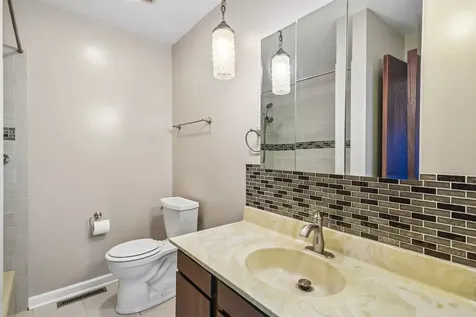 410 Flint Trail Carol Stream IL 60188