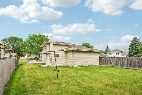 410 Flint Trail Carol Stream IL 60188