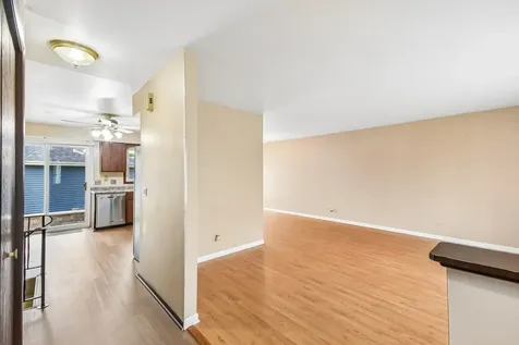 410 Flint Trail Carol Stream IL 60188