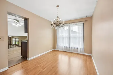 410 Flint Trail Carol Stream IL 60188