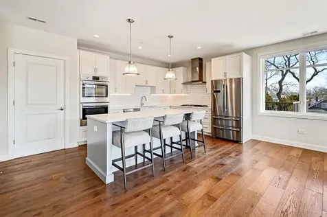 4441 Wolf Road Western Springs IL 60558