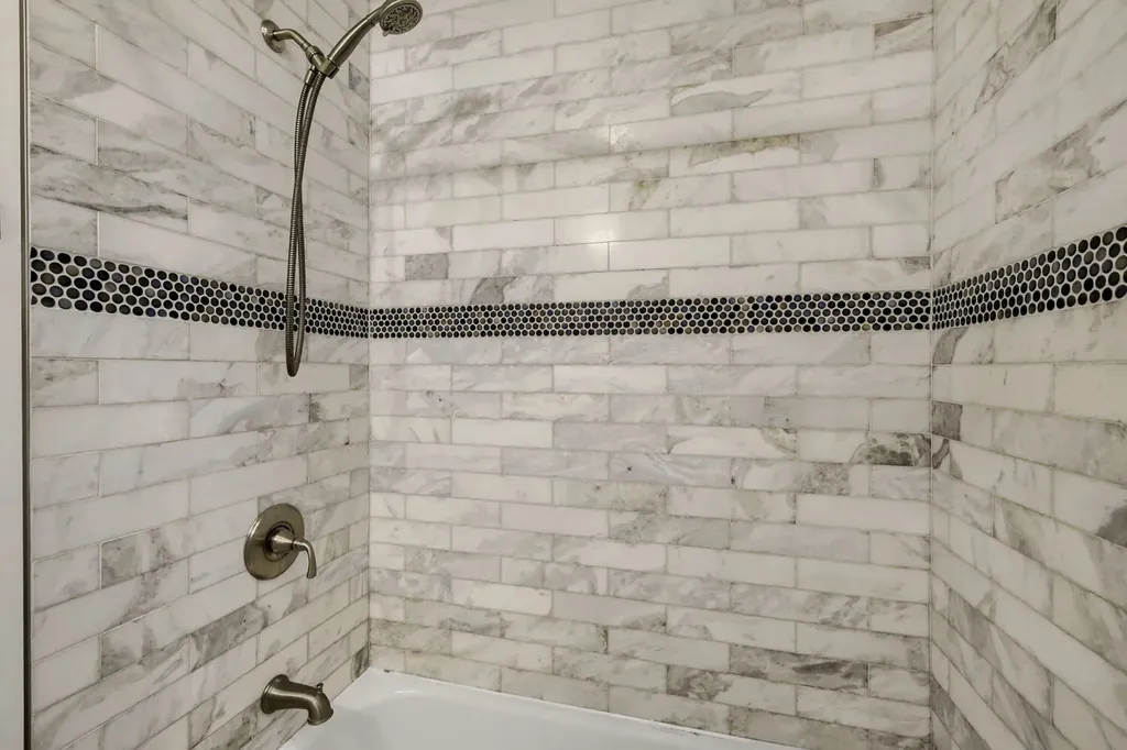 5125 North Sayre Avenue Chicago IL 60656