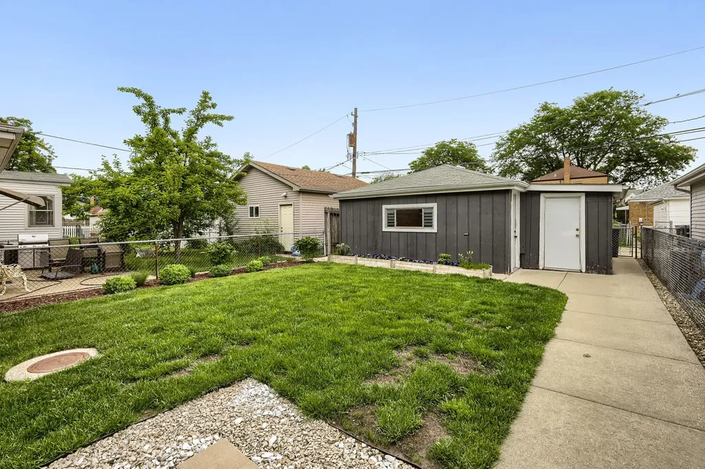 5125 North Sayre Avenue Chicago IL 60656