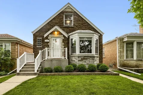 5125 North Sayre Avenue Chicago IL 60656