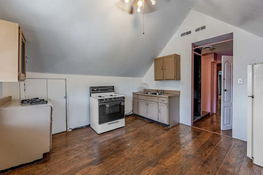 2033 North Karlov Avenue Chicago IL 60639