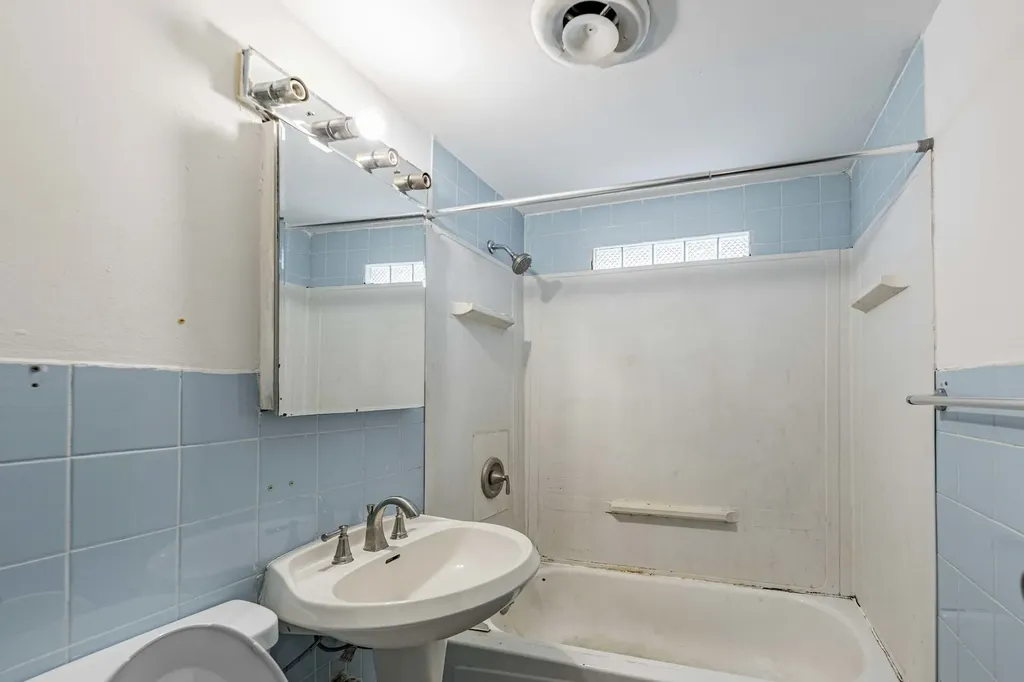 2033 North Karlov Avenue Chicago IL 60639