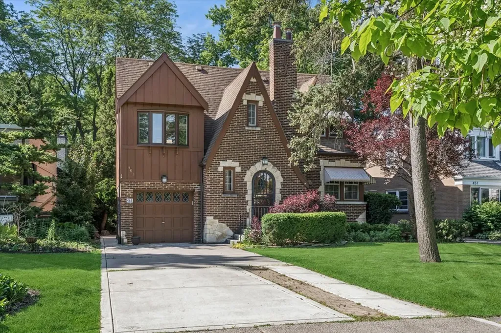 461 Uvedale Road Riverside IL 60546