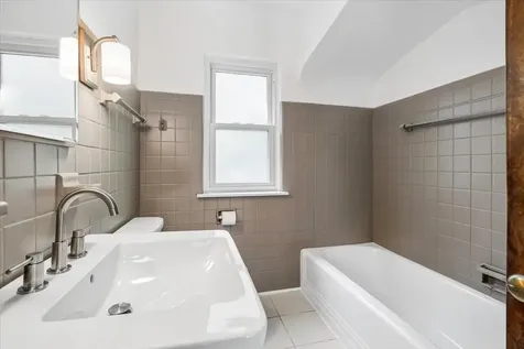 461 Uvedale Road Riverside IL 60546