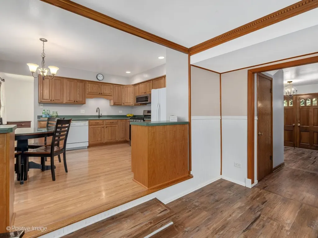 8201 Crestview Drive Willow Springs IL 60480