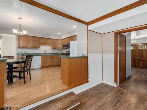 8201 Crestview Drive Willow Springs IL 60480