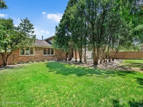 8201 Crestview Drive Willow Springs IL 60480