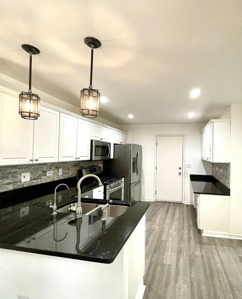 54 Egg Harbour Court Schaumburg IL 60173