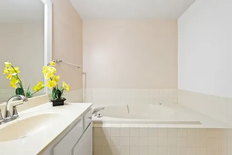 559 Bradbury Lane Geneva IL 60134