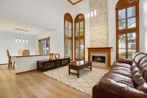 559 Bradbury Lane Geneva IL 60134