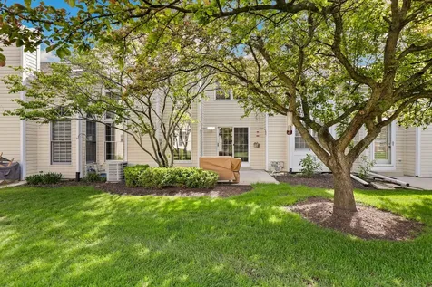 559 Bradbury Lane Geneva IL 60134