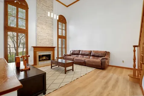 559 Bradbury Lane Geneva IL 60134