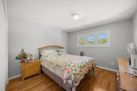 307 Terry Lane Bloomingdale IL 60108