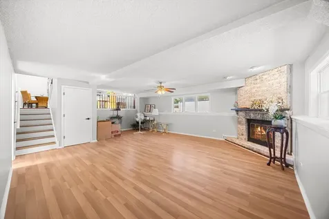 307 Terry Lane Bloomingdale IL 60108