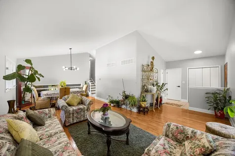 307 Terry Lane Bloomingdale IL 60108