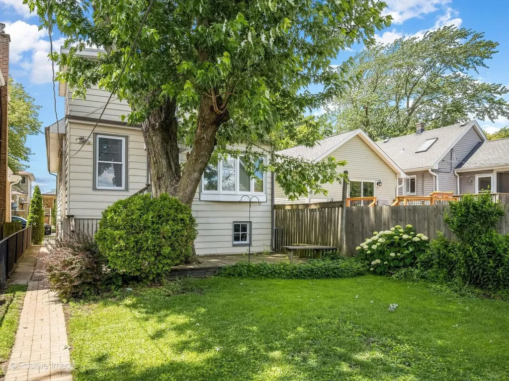 11215 South Sawyer Avenue Chicago IL 60655