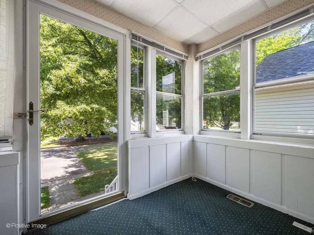 11215 South Sawyer Avenue Chicago IL 60655