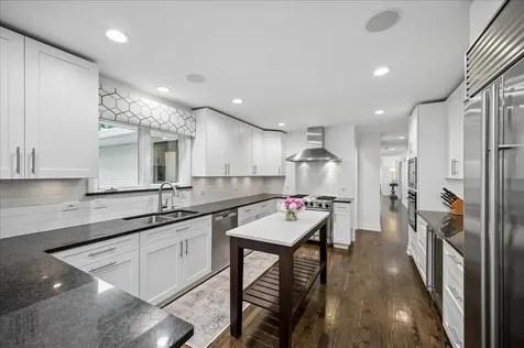920 Pine Tree Lane Winnetka IL 60093
