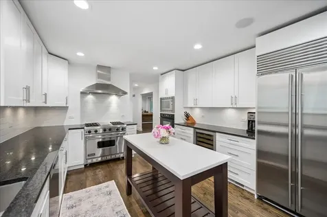 920 Pine Tree Lane Winnetka IL 60093
