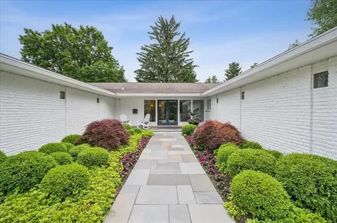 920 Pine Tree Lane Winnetka IL 60093